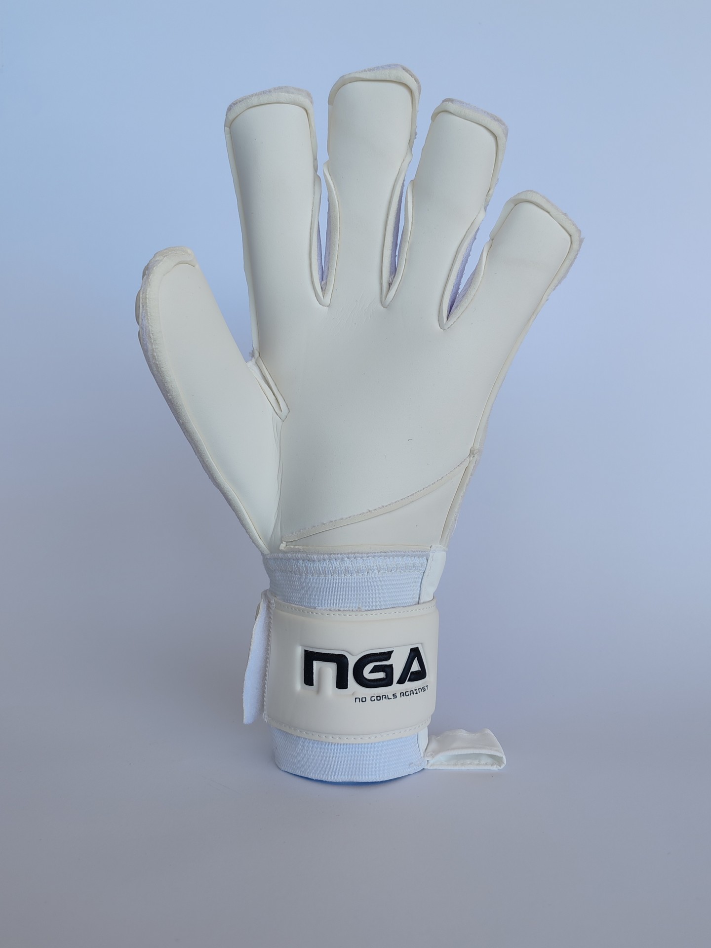 NGA Brio White Black dlan